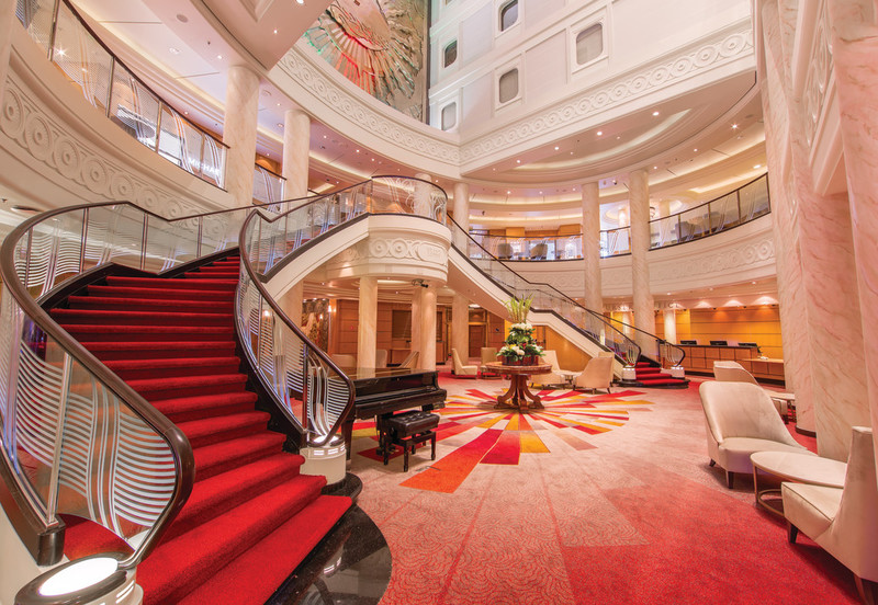 Queen Mary 2 Atrium